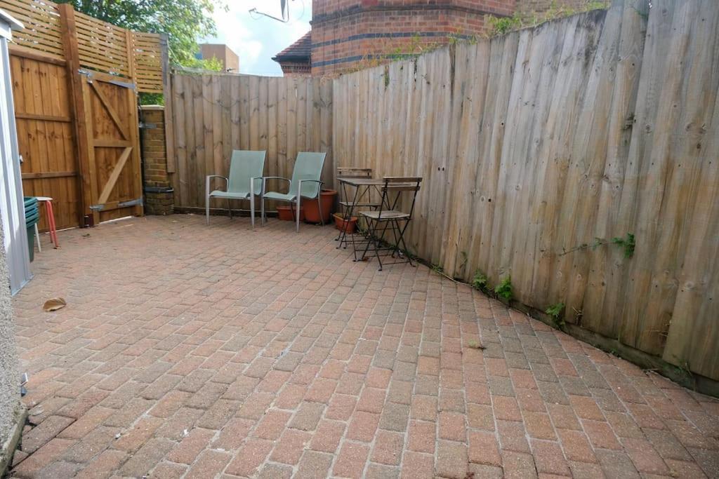 לונדון 4 Bedroom House In Turnpike Lane/Wood Green מראה חיצוני תמונה